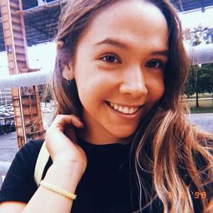 Meet your Posher, Mia